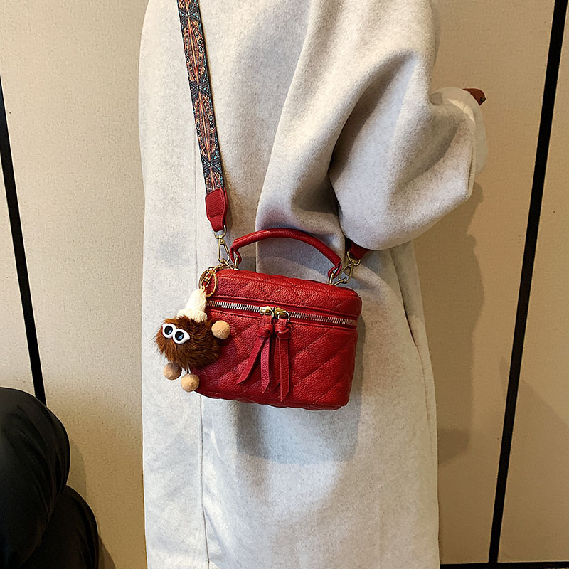 Women's Bag 2023 New Fashion Wide Strap Tote Net Red Ocean Style Shoulder Messenger Bag All-Match Rhombus Plaid Box Bag