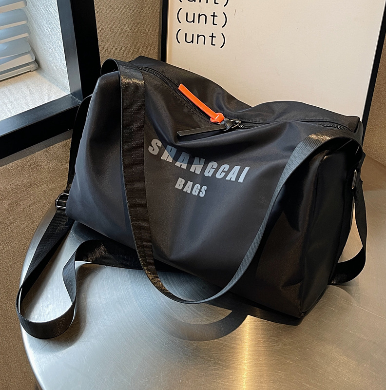 休闲包包女大容量2022新款牛津纺时尚单肩包防水百搭斜挎旅行背包