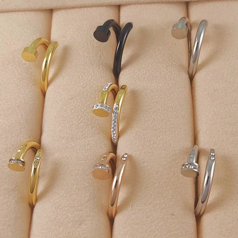 外贸钛钢时尚情侣对戒 卡家头尾镶钻钉子戒指 欧美时尚钉子戒指