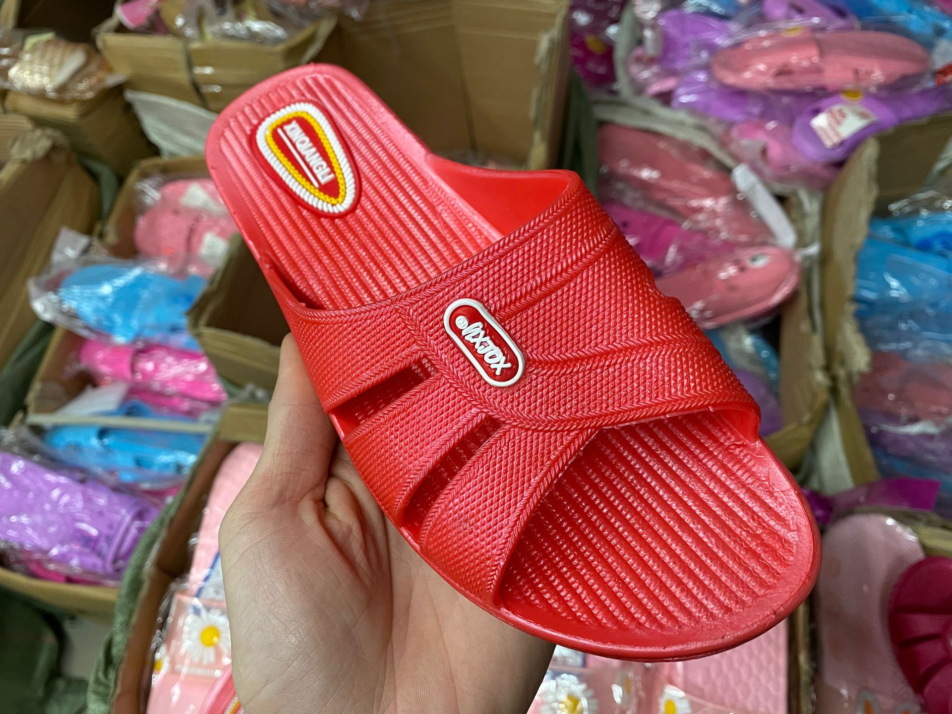 老式女士妈妈家居拖鞋 经典80年代回忆pvc吹气塑胶小跟底凉拖鞋