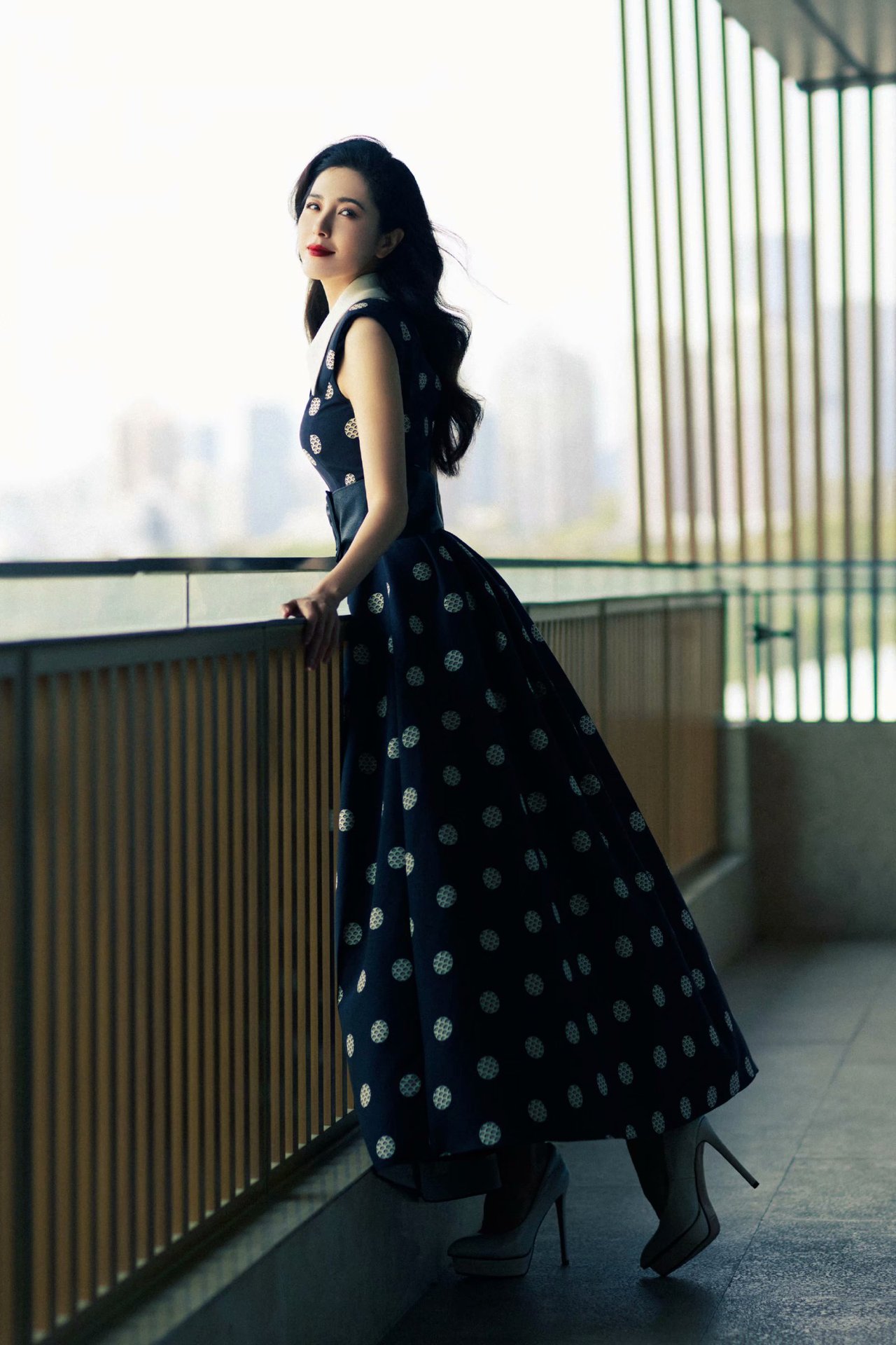 欧洲站2021夏季曾黎明星同款时尚翻领波点修身显瘦大摆长款连衣裙