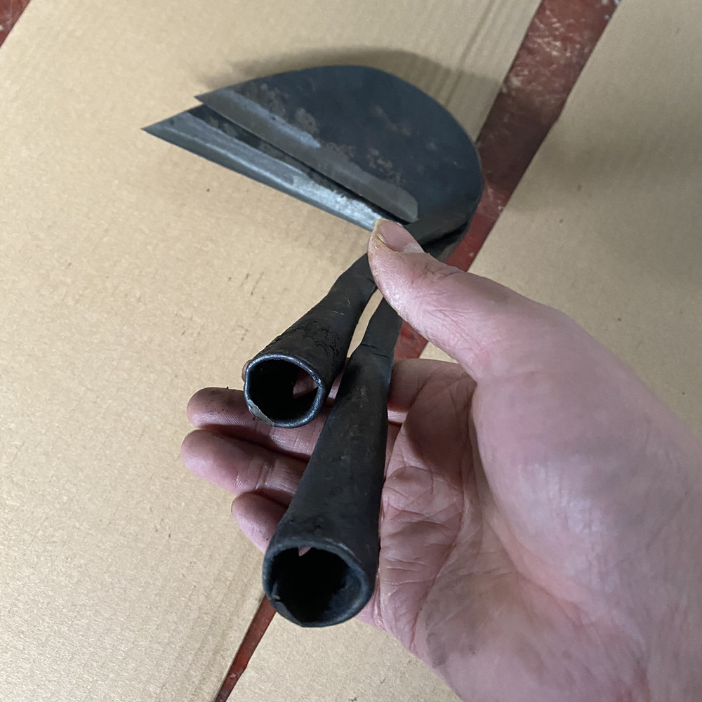 纯手工老式锻打农用弹簧钢镰刀割草户外钓鱼除草锋利刀收割小镰刀