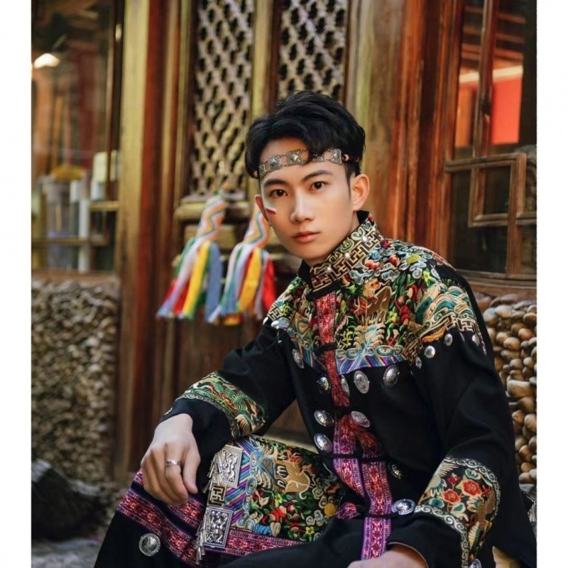 爆款苗族男装刺绣高档民族服饰民族风摄影苗疆艺术旅拍男生套装