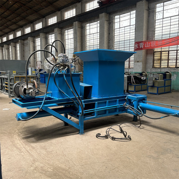 玉米秸秆压块机 行走式黄储牧草打捆机 青储饲草打包机