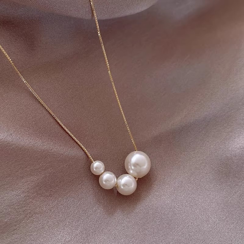 珍珠铜链女裙子配饰高级轻奢小众装日常百搭人寿直播礼品厂家批发