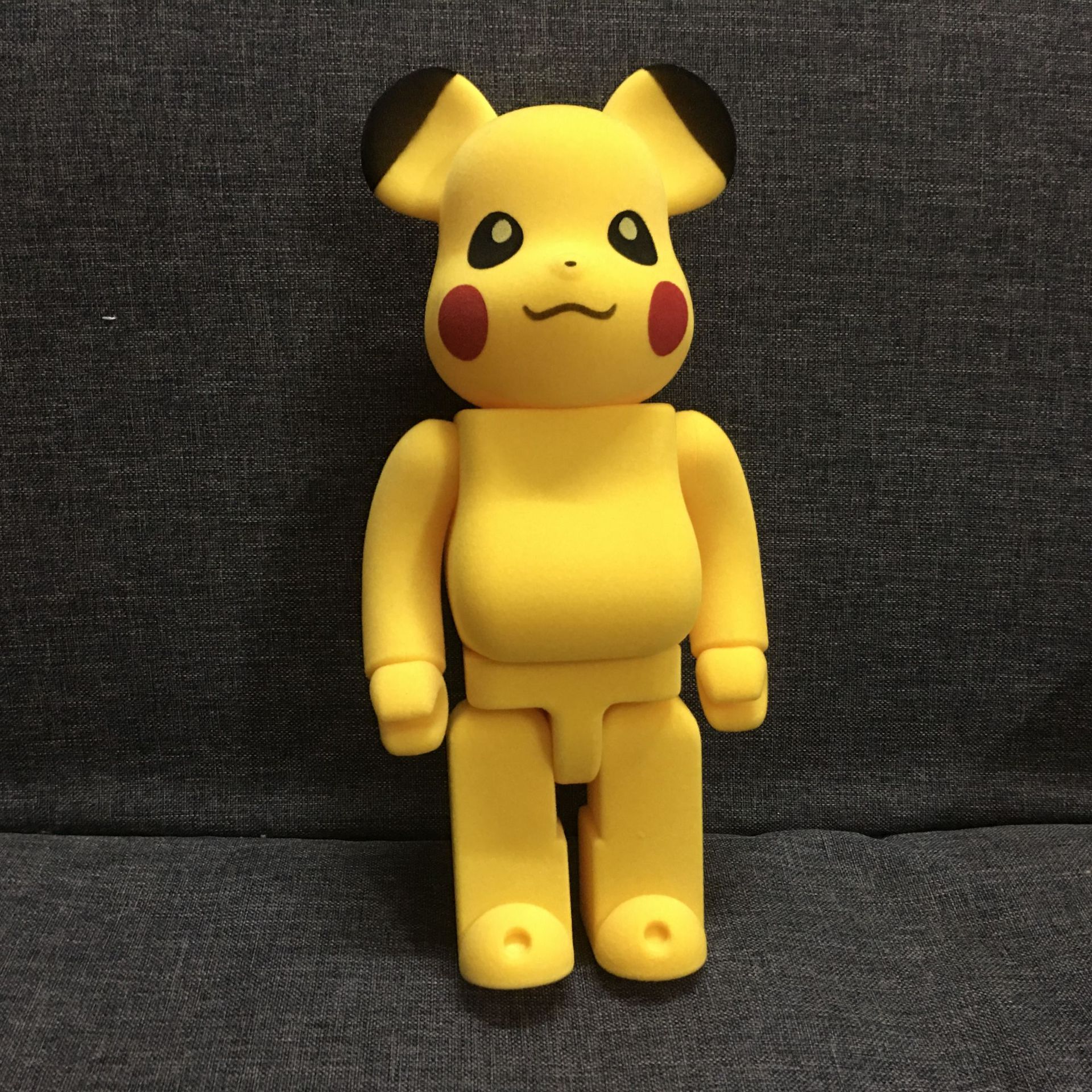 bearbrick暴力熊400%植绒皮卡潮流摆件亚克力展示盒玩具公仔-阿里巴巴