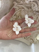 白色陶瓷花朵淡水珍珠发梳小巧发插新娘头饰婚礼配饰欧式唯美头梳