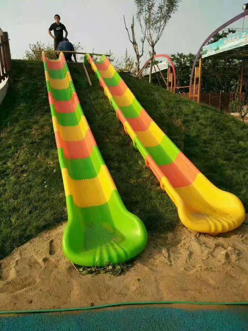 定制户外幼儿园单双拼接塑料不锈钢滑梯滑道加长儿童室内外滑梯