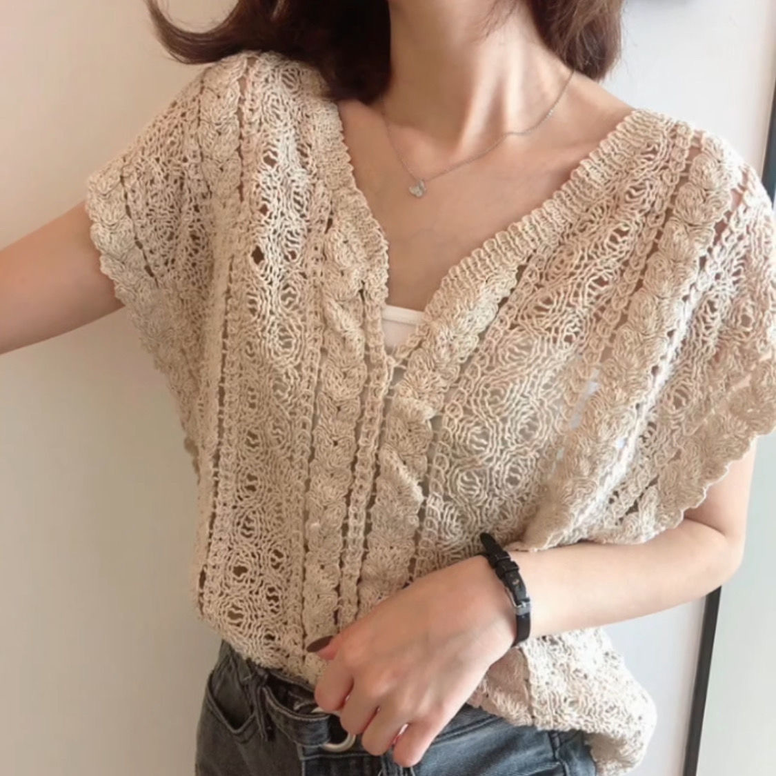 外穿钩花v领针织蕾丝马甲背心女夏季新款无袖上衣短款外搭马夹