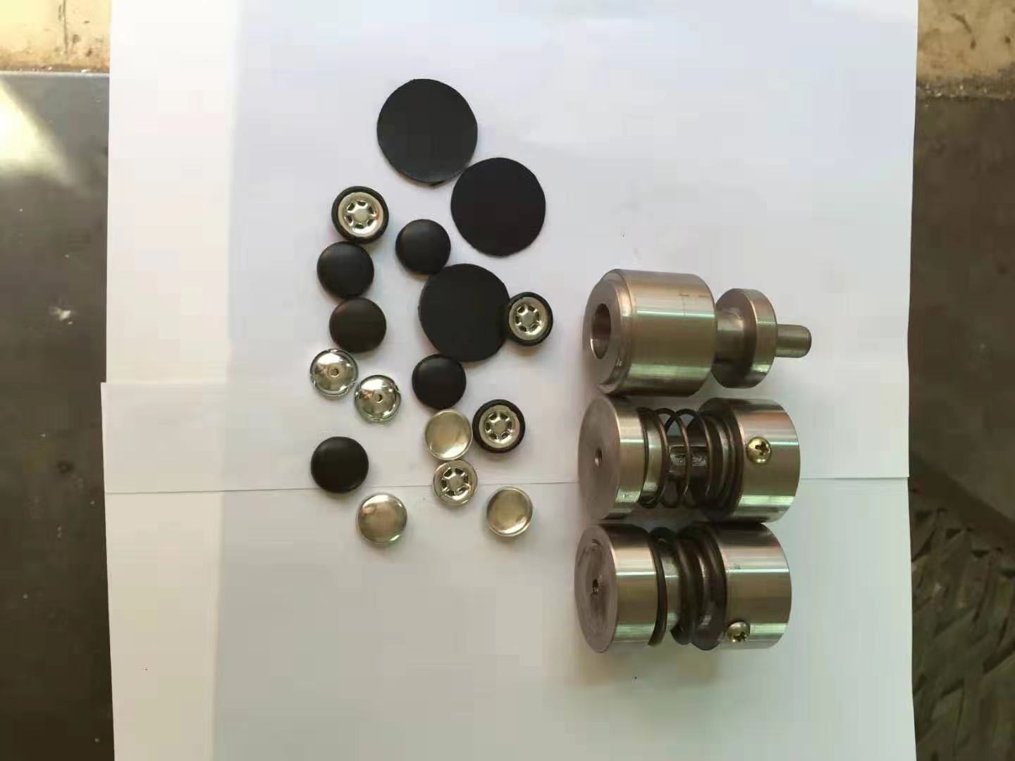 订包扣模具 可用于帽子服装沙发等应用广泛的订包扣模具