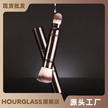 HG双头带盖便携粉底刷遮瑕刷官方正品 HOURGLASS化妆刷现货批发