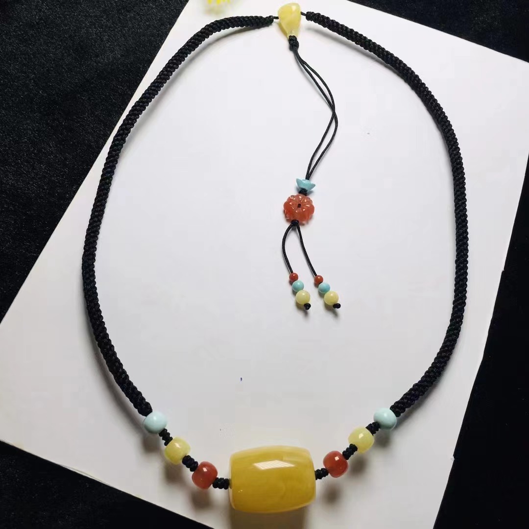 天然蜜蜡桶珠锁骨链鸡油黄蜡质浓郁女款项链可塘珠宝产地货源批发