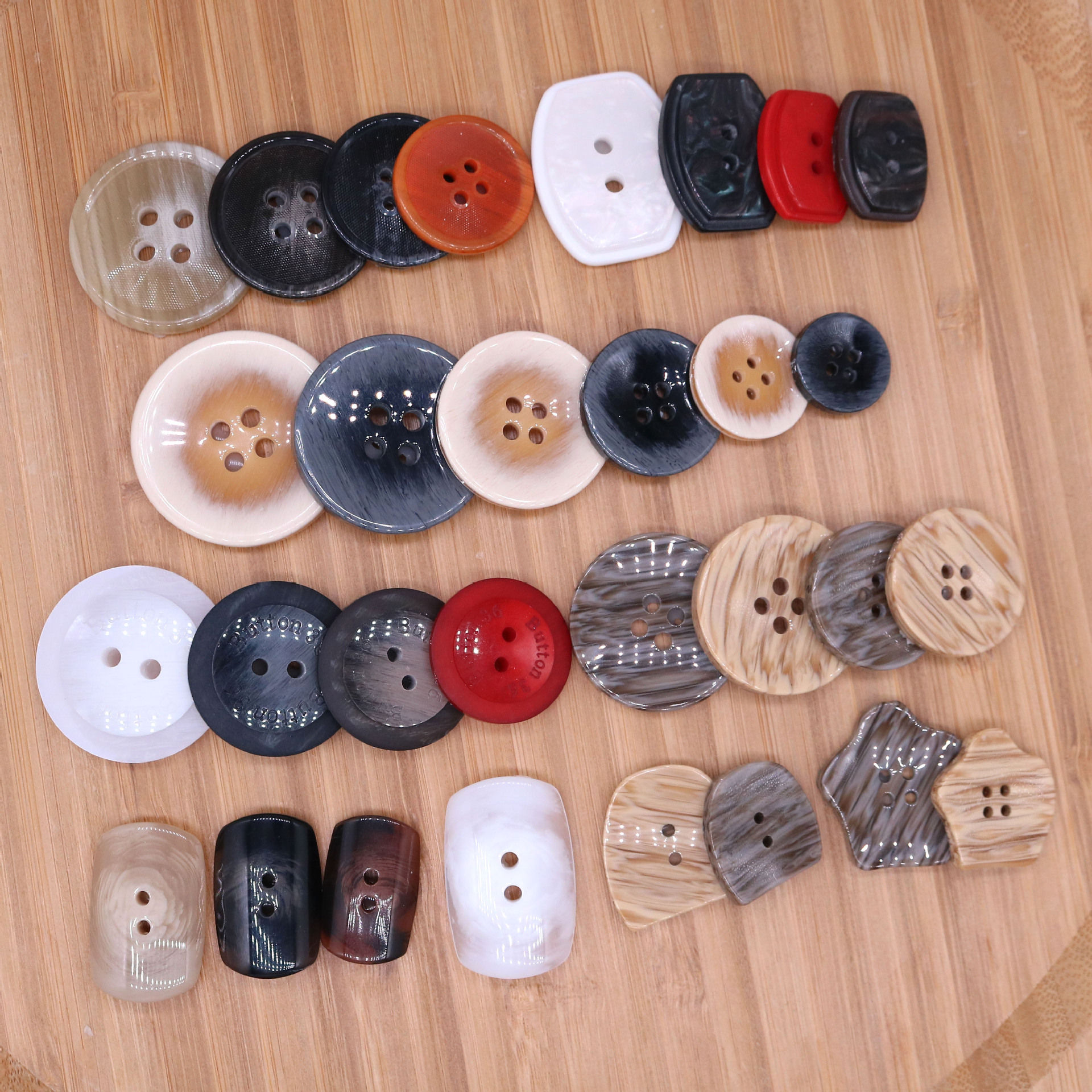 圆形树脂纽扣异形花纹四眼扣子齿轮多边两眼手缝扣时尚风衣大衣扣