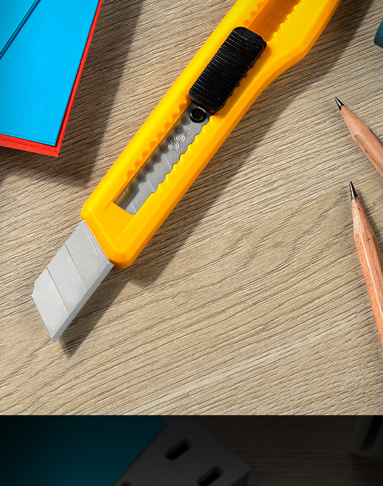 得力文具2001大号美工刀裁纸刀墙纸刀工具刀附折刀器手工刀美术刀