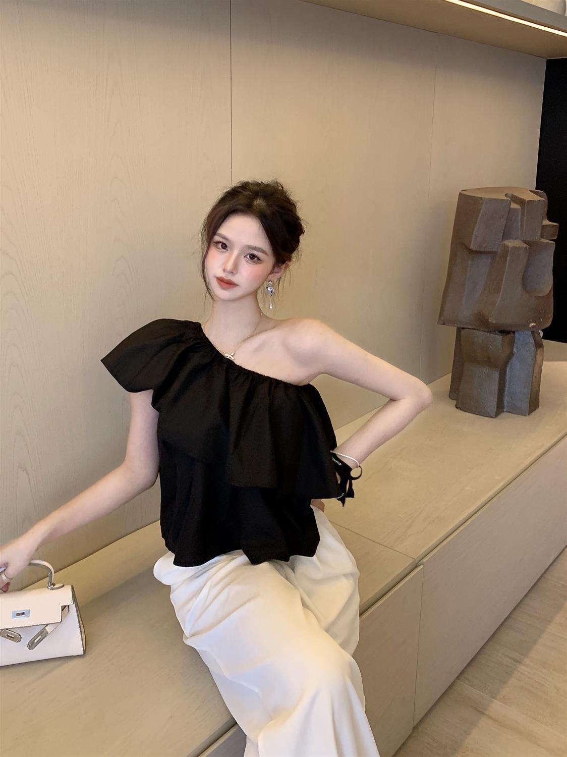 衬衫女斜肩露肩设计感小众单肩短袖衬衣夏季短款法式别致黑色上衣