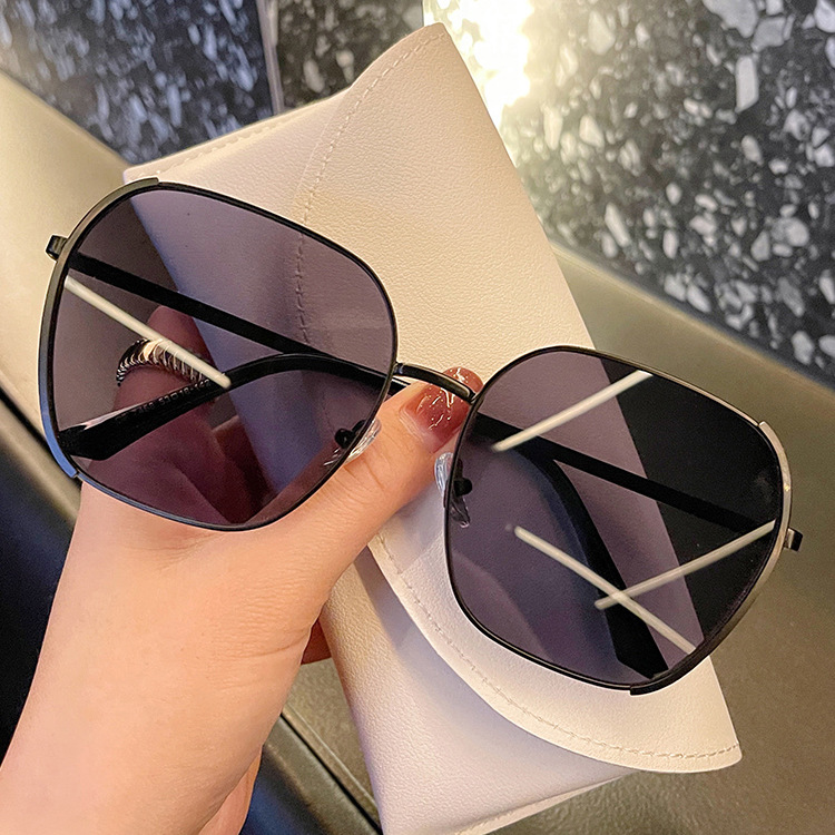 2024 New Internet-Famous Sunglasses Men's and Women's Korean-Style Square Oval Sunglasses Personality Uv Protection Glasses 8011