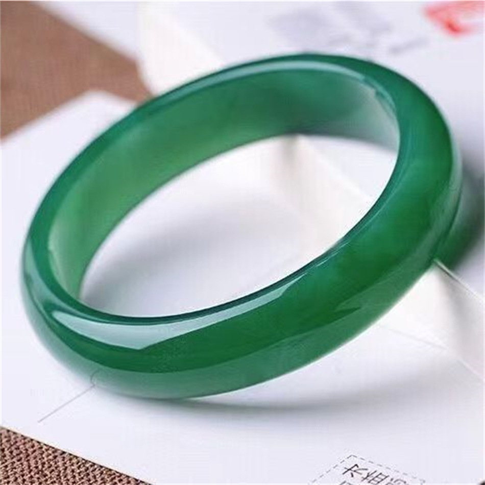 翠绿色玛瑙手镯高冰种玉髓镯子送礼佳品送妈妈朋友宽条菠菜绿批发