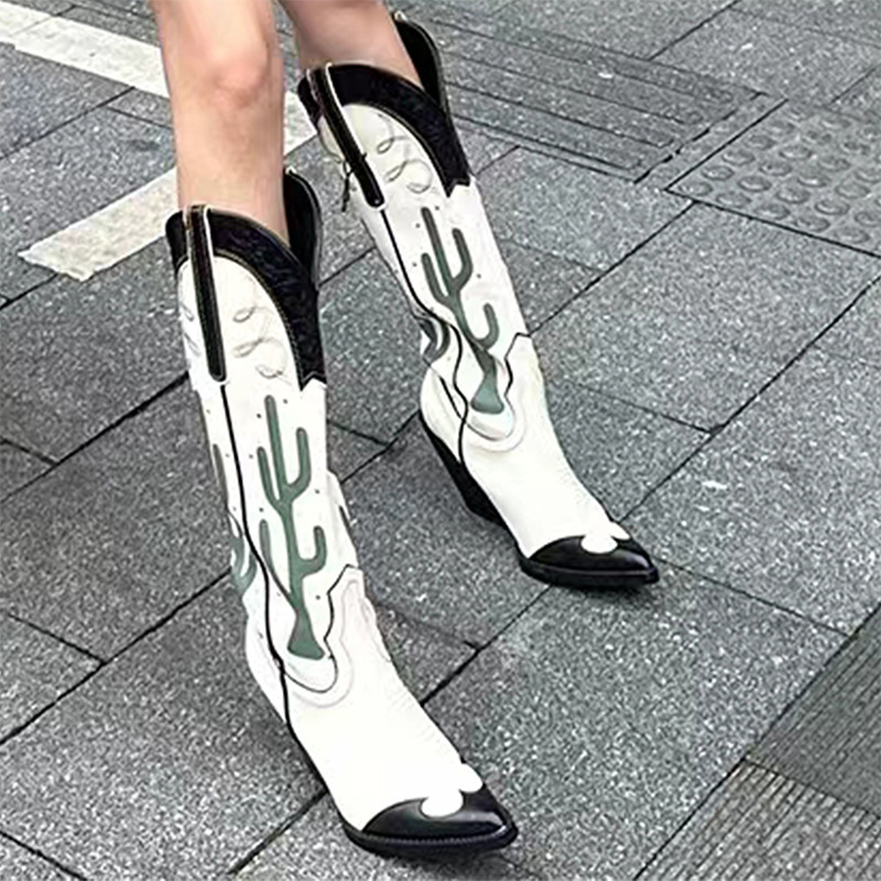 仙人掌西部牛仔靴女2024年秋新款粗跟拼色欧美铆钉刺