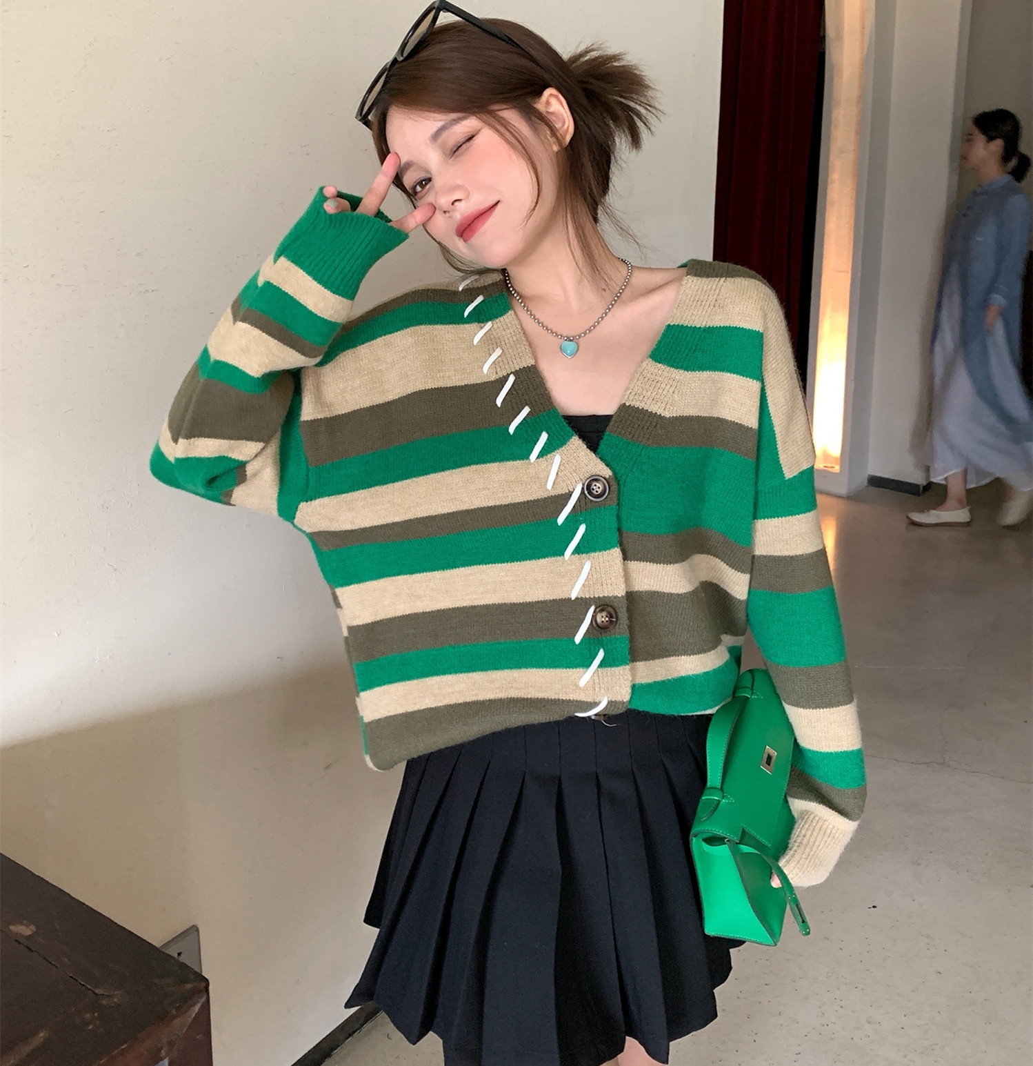 韩国东大门彩色条纹宽松毛衣女外套2021秋季针织开衫上衣厂家货源