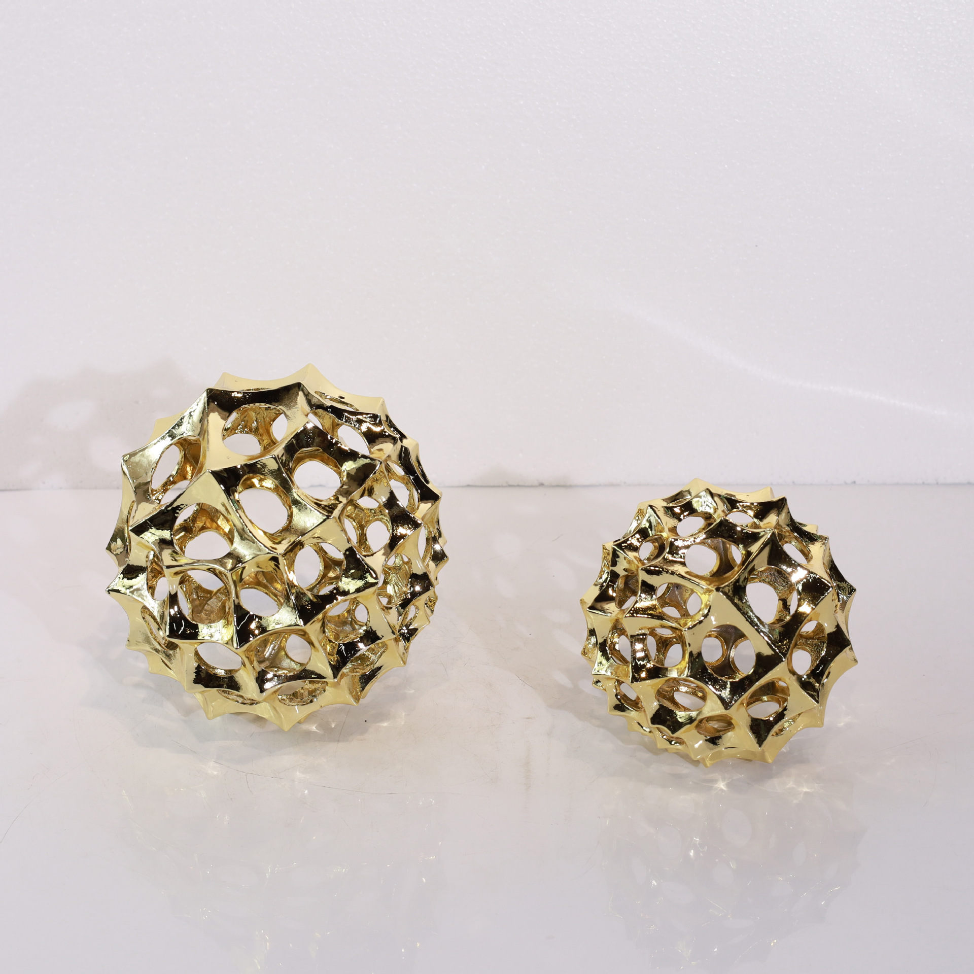 现代复古美式家居饰品样板间玄关茶几软装工艺品 镂空金属球摆件