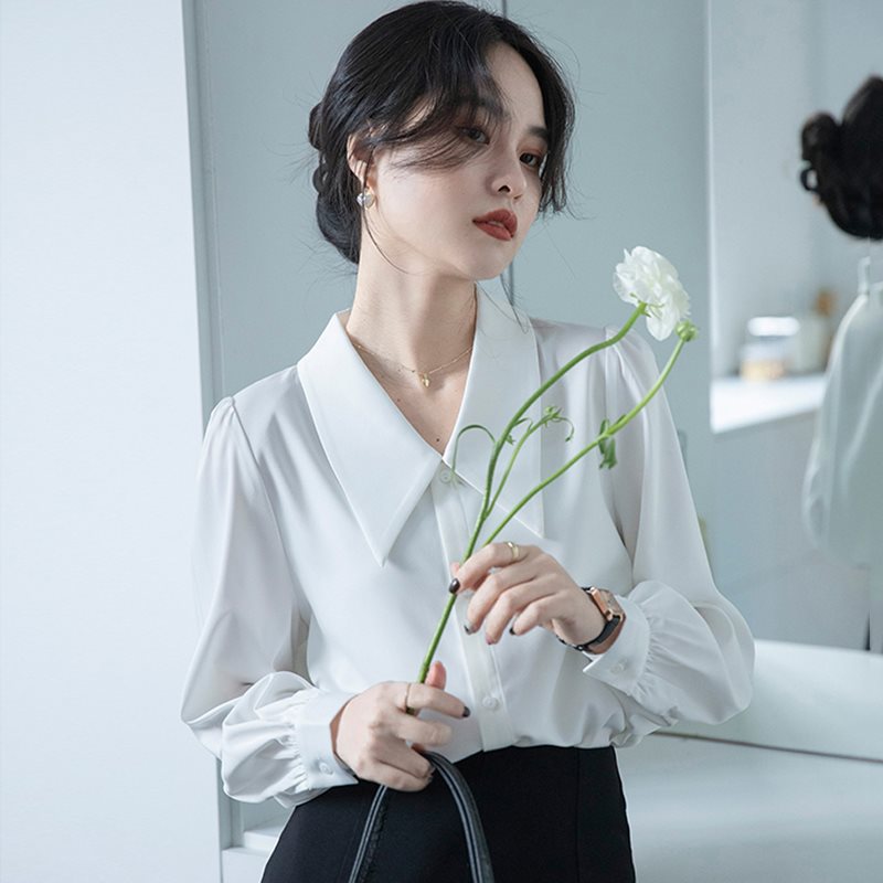 白色衬衫女设计感小众上衣春秋新款职业通勤面试长袖缎面衬衣正装