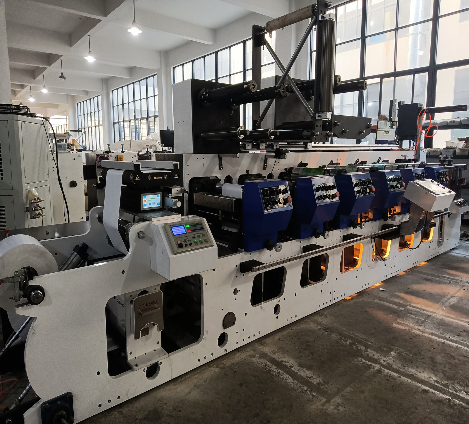 jc锦灿6色320型全伺服花瓣式柔版印刷机