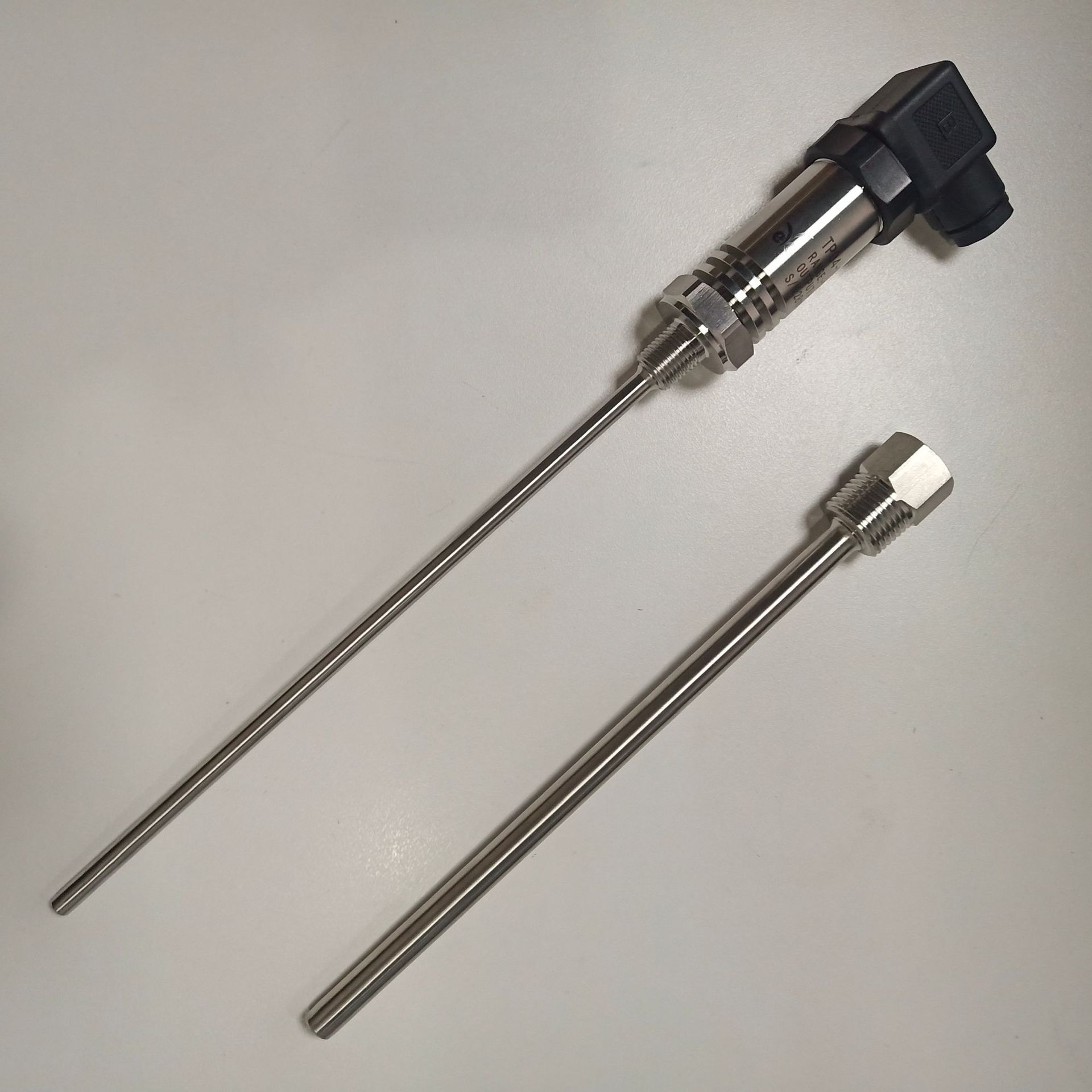 台湾eyc套管型tp04温度传感器pt100信号电流输出杆长可定购