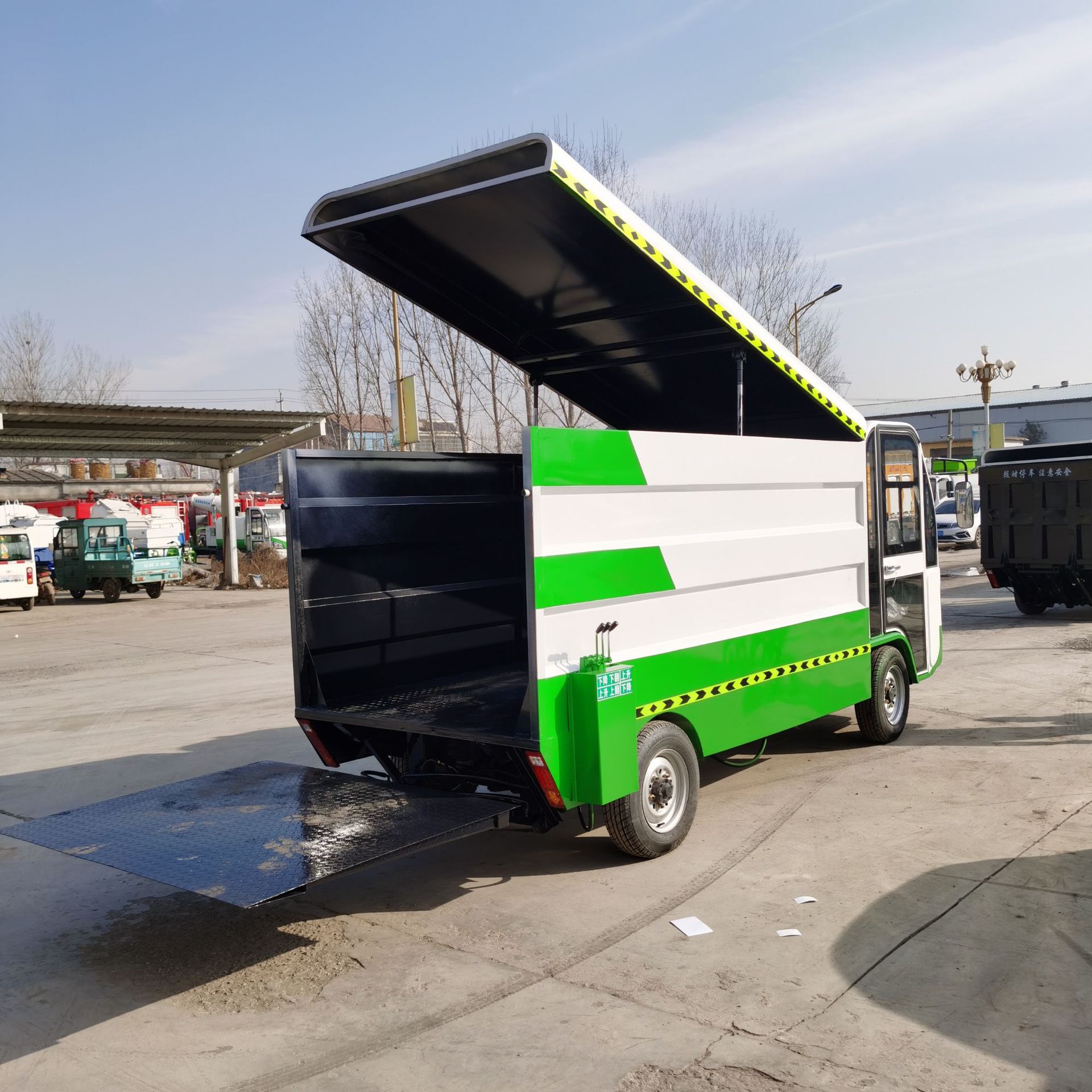 小垃圾车多少钱一辆_敲墙垃圾钱装修公司付还是业主付_fifa怎么越充钱越垃圾