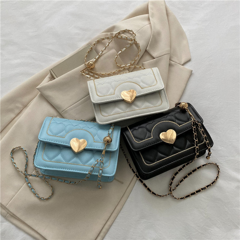 Fashion Peach Heart Bag Female Bag 2022 Popular Peach Heart Buckle Embroidery Line Small Square Bag Leisure Chain Shoulder Messenger Bag