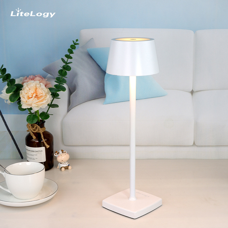 Retro Bar Atmosphere Table Lamp Bedroom Bedside Book Lamp Reading Eye Protection Charging Lamp Creative Led Hotel Table Lamp