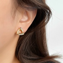 镂空几何三角贝壳锆石耳钉女2024年新款爆款耳环小众设计耳饰品