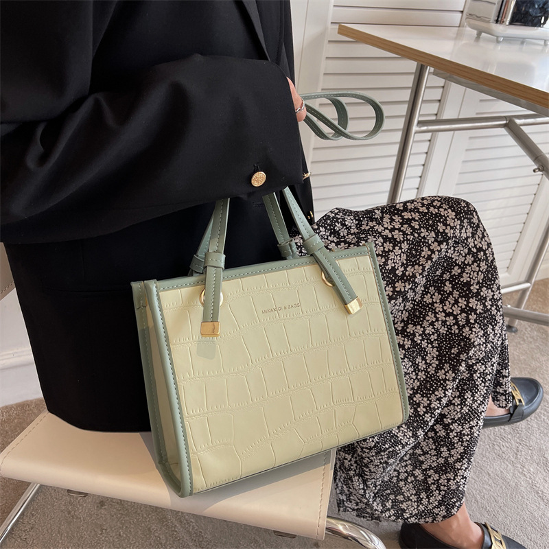 2022 New Fashion Color Contrast Women's Bag Retro Shoulder Bag All-Match Commute Tote Bag Spring Large Capacity Bag for Women