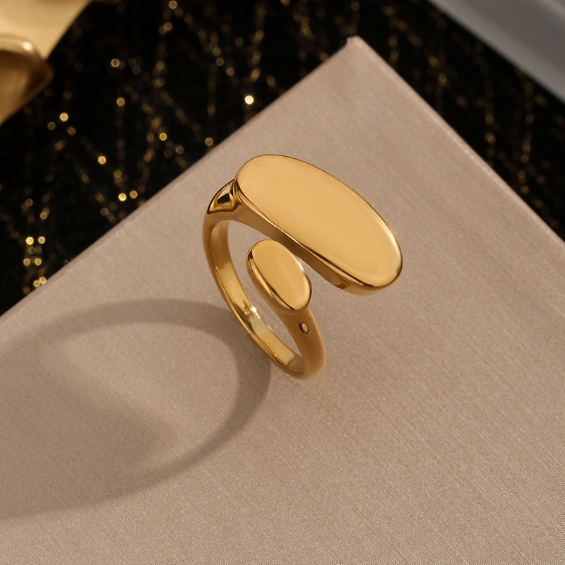 法式时尚气质椭圆光面戒指女设计感小众黄铜镀18k开口可调节指环