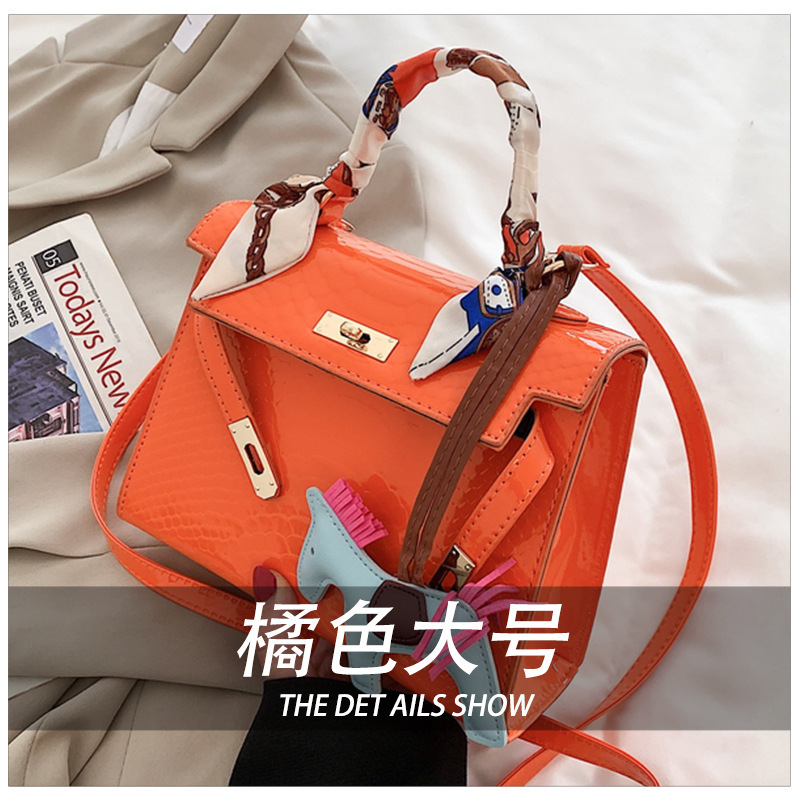 Silk Scarf Kelly Bag for Women 2023 New Fashion Personalized Handbag Commuter Women's Bag Messenger Bag with Pendant