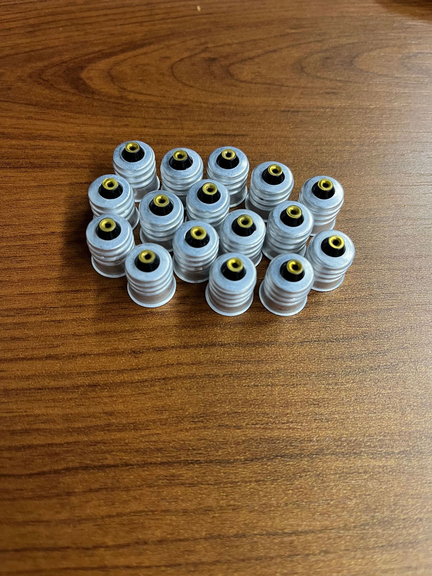 厂家日标e12铝焊锡灯头 玻璃焊锡灯头 e12直口灯头 e12焊锡灯头