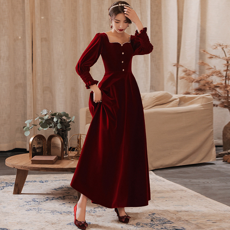 新娘敬酒服平时可穿春季方领长袖酒红色丝绒订婚主持人宴会晚礼服