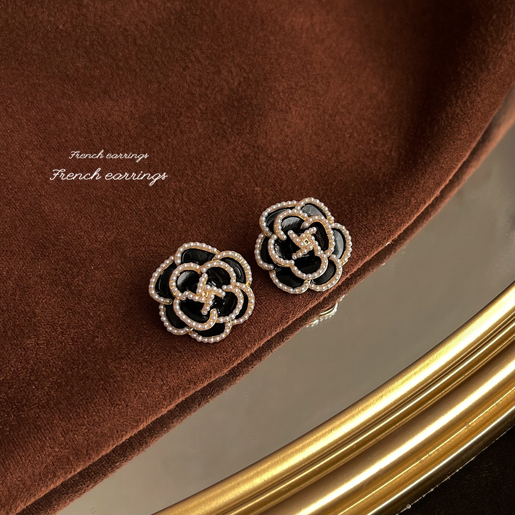 Antique Style French Elegance All-Match High Sense 925 Silver Stud Earrings Heavy Industry Exaggerated Earrings Factory Earrings