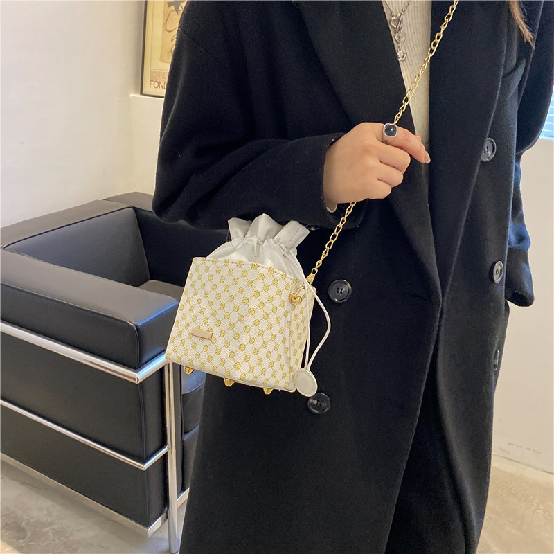Textured Trendy Bags Women's 2021 New Trendy Korean Style Fashion Plaid Shoulder Underarm Bag Pull-Belt Portable Bucket Bag