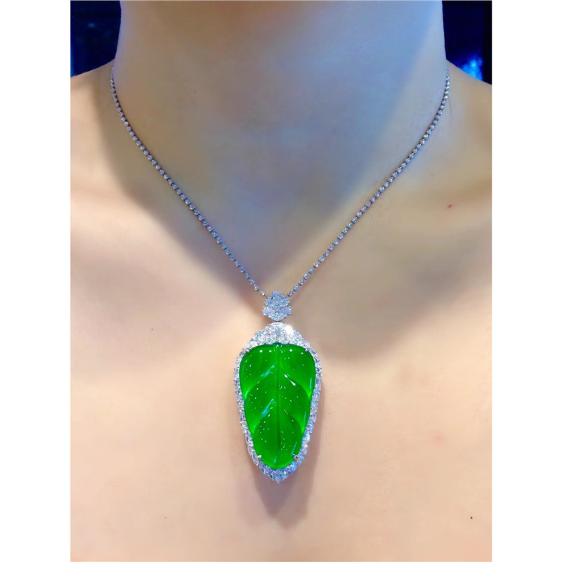 正冰翡翠叶子吊坠女18k金镶嵌玉叶翡翠小树叶吊坠冰种叶子项链女