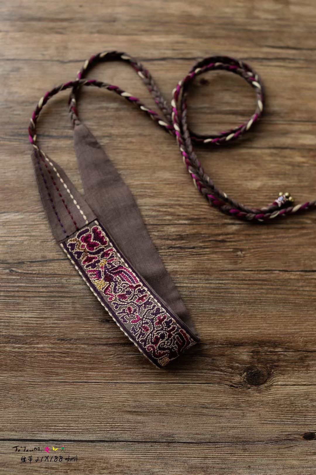 手工刺绣腰带图案