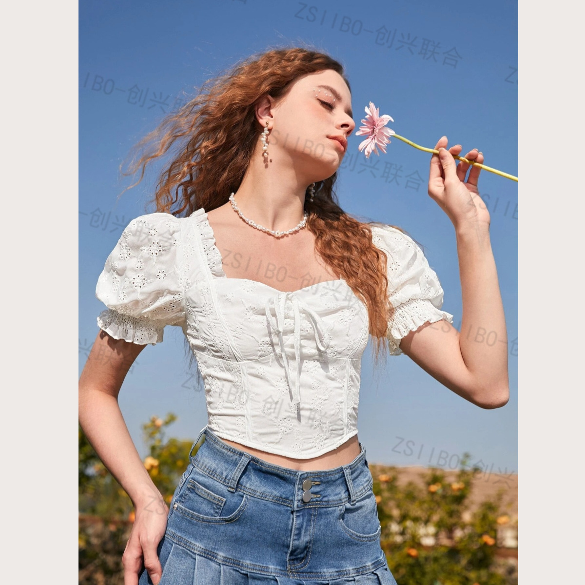 蕾丝花纹刺绣镂露腰短款衬衫女装纯欲复古性感辣妹花边系带甜美上