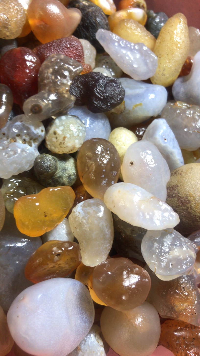 阿拉善戈壁原石玛瑙彩色鱼缸石