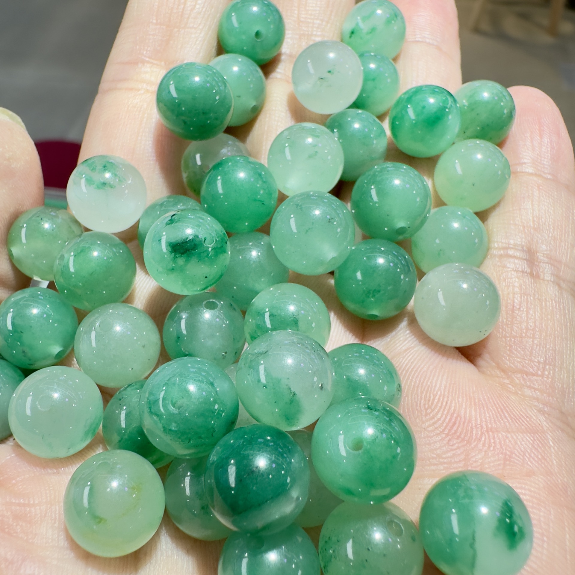 伟德国际国内多家金饰克价向上触及1190元克