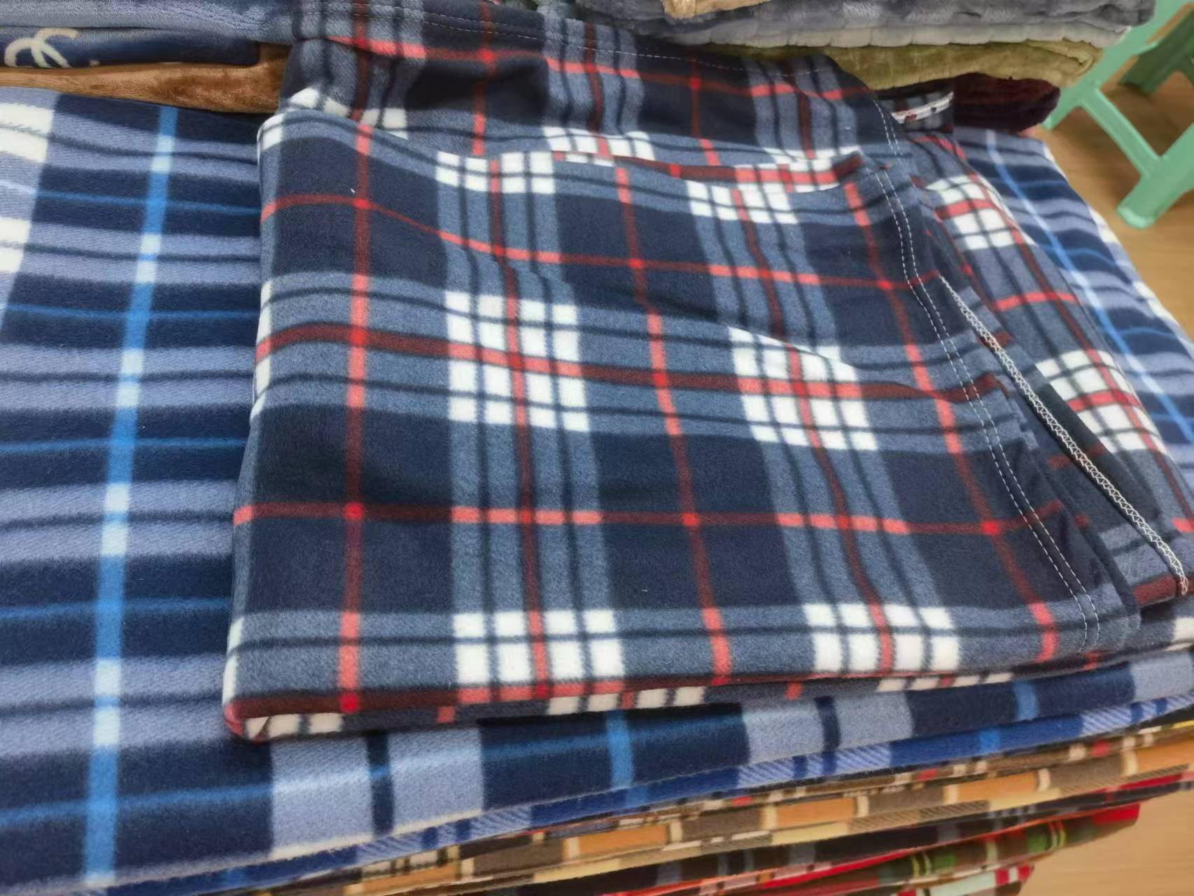 Factory Direct Sales New Plain Plaid Large Size Double-Sided Flannel Portable Beach Blanket Wholesale Export