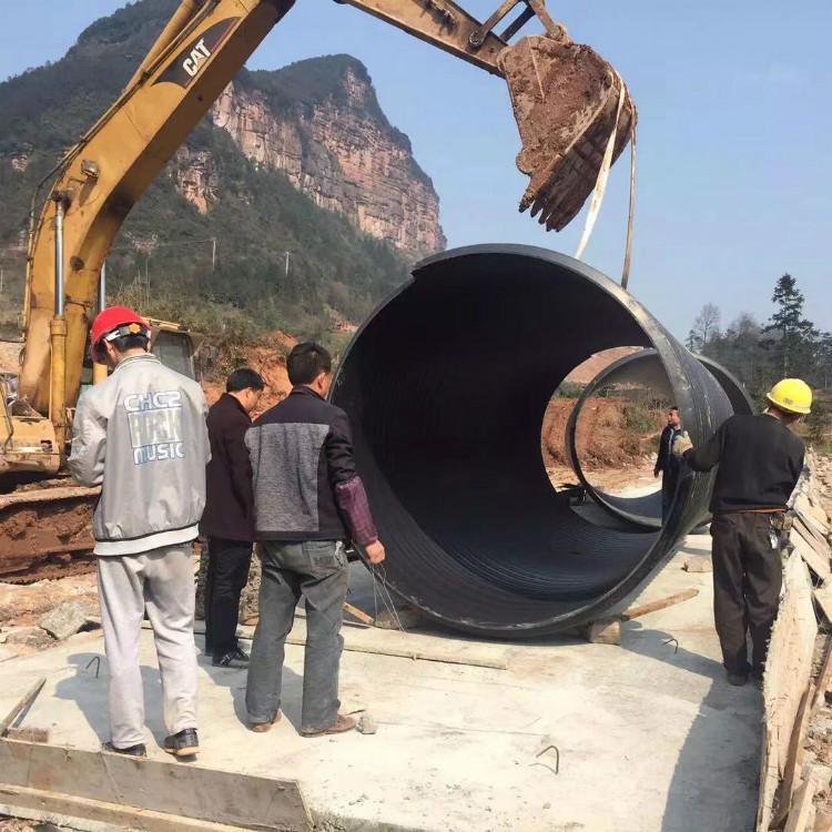pe钢带增强螺旋波纹管 地埋塑料排水管 dn400塑钢缠绕管承插连接