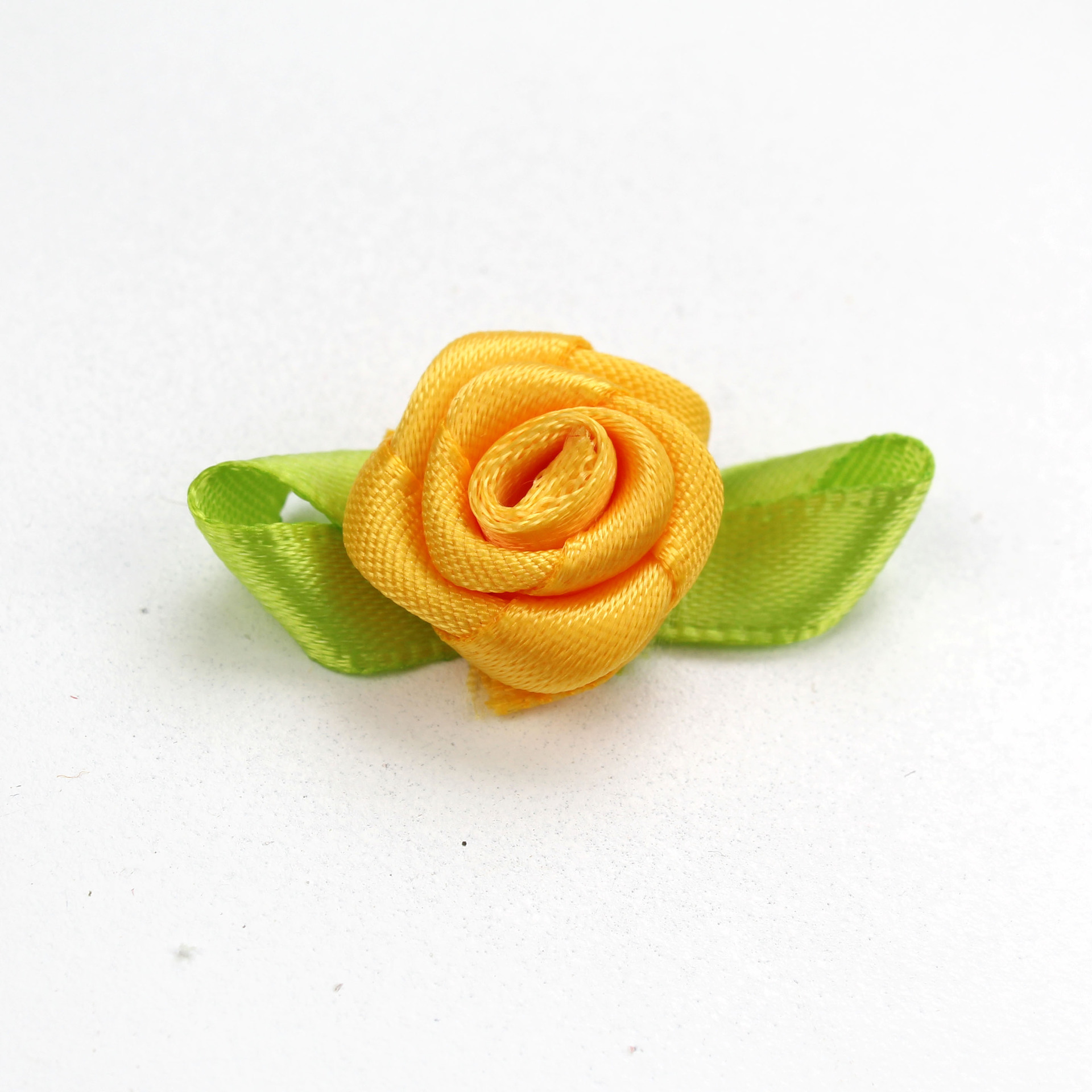 现货3cm丝带小花加叶玫瑰花diy丝带花配件缎带蝴蝶结绿叶小玫瑰花