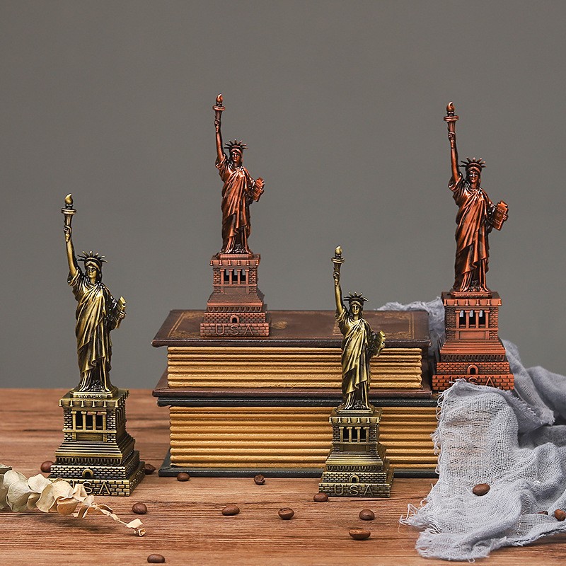 American Creative Metal Crafts Statue of Liberty Model Desktop Decoration Tourist Souvenir Keychain Pendant