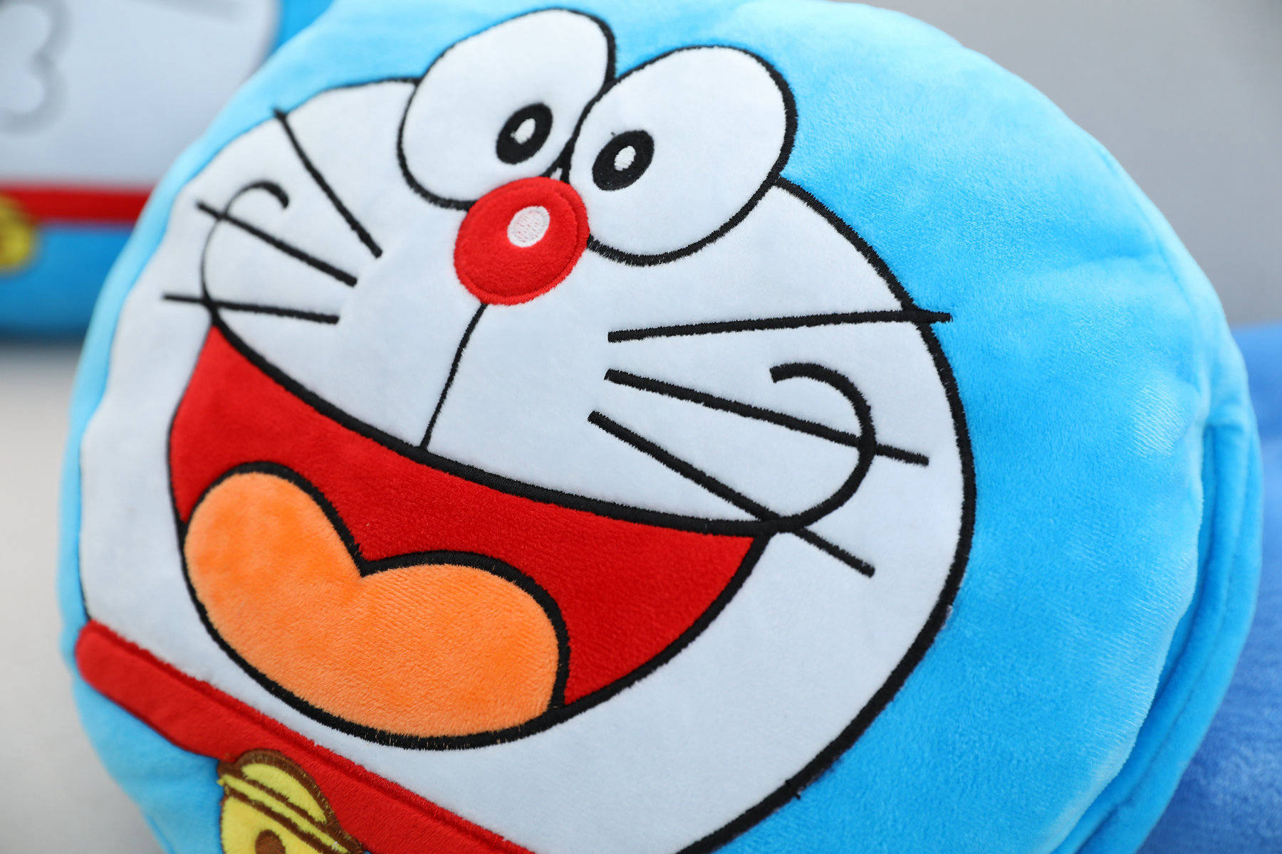 卡通哆啦a梦抱枕被子三合一空调毯 叮当猫暖手捂靠垫