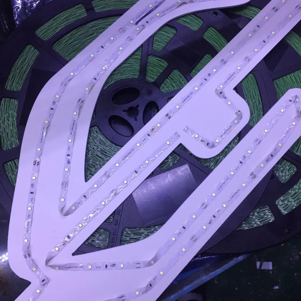 12v迷你字树脂平面发光字超级s型软性灯带灯条易折led2835防水