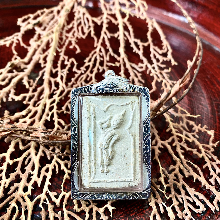 舍玛商贸2499冠咩布伦大师星期佛粉版含外壳及鉴定卡包邮泰国佛牌